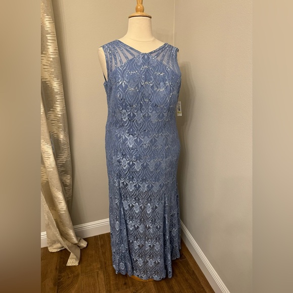 Plus Sequin Dress 💙 - Picture 3 of 11